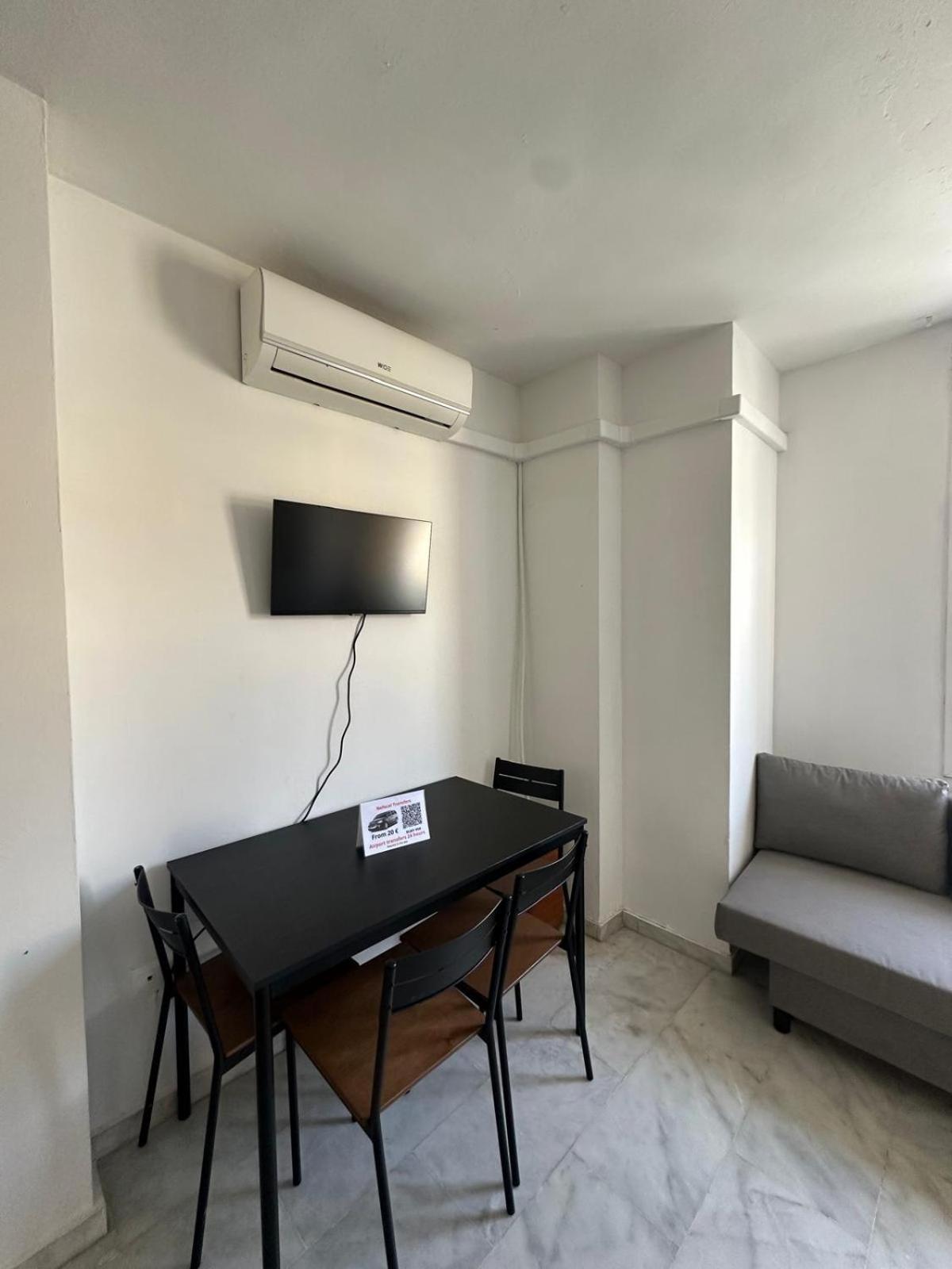 Apartamentos Playa Huelin Málaga Exterior foto